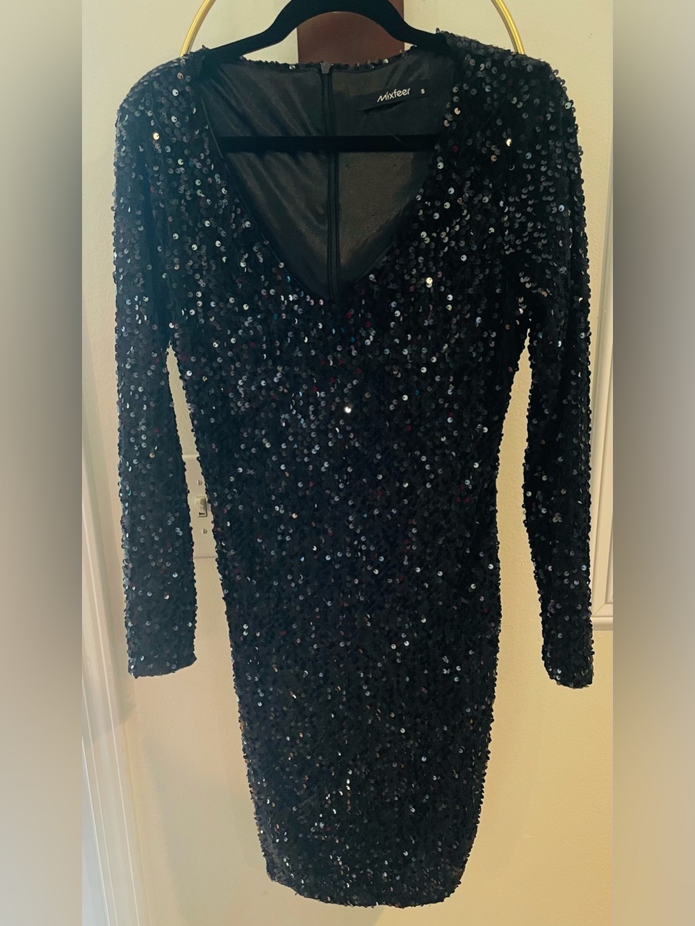 Black Sequin Long Sleeve V-Neck Party Dress